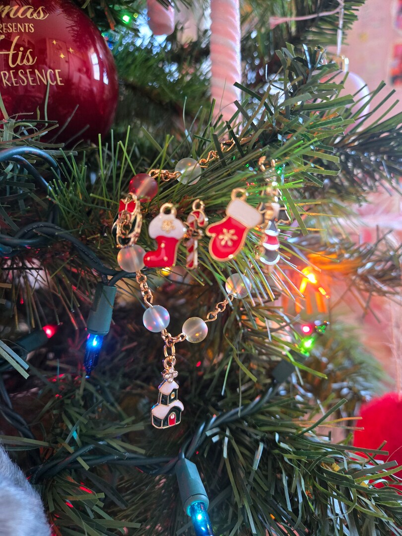 Christmas Mystery Charm Bracelet| Christmas| Holiday Colors MakerPlace by Michaels